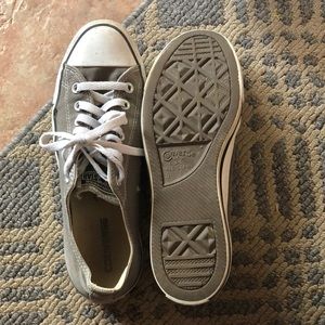 Grey converse